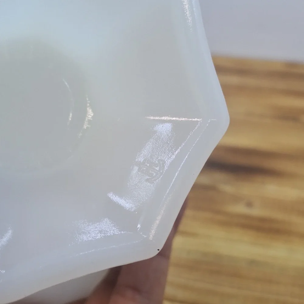 Vintage Anchor Hocking Milk Glass Candy Dish with Lid. Grape Pattern.‎